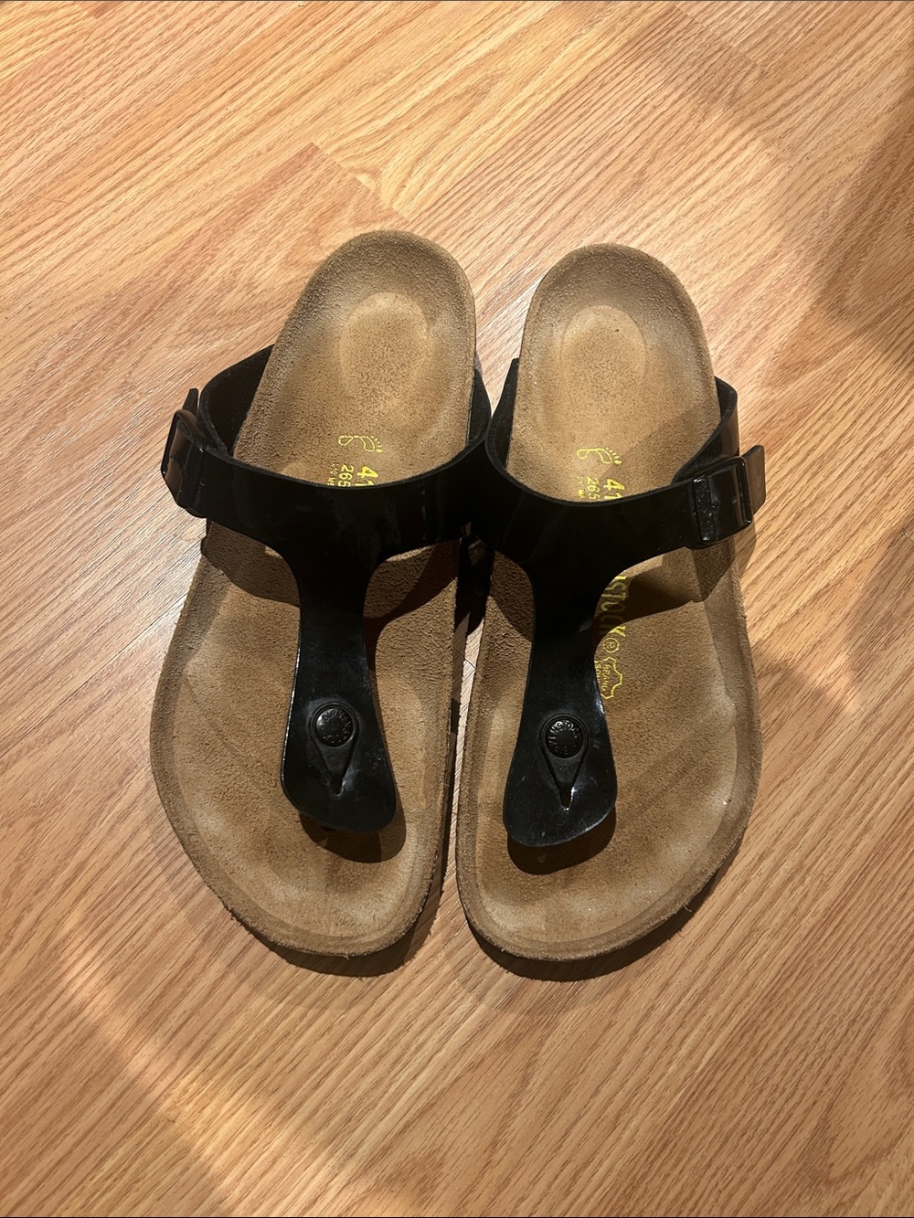Birkenstock mens Black Patent Toe-Post Sandals